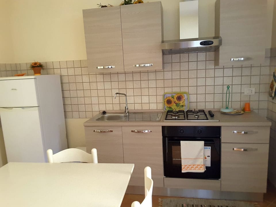 Apartment, 2 Bedrooms | Private kitchen