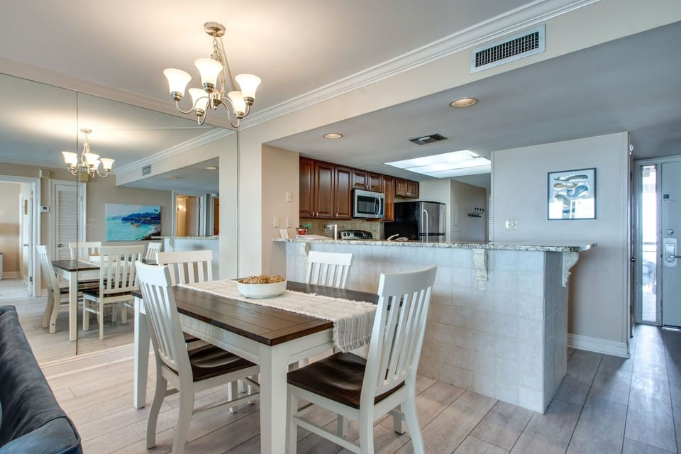 Condo, 2 Bedrooms | Private kitchen | Fridge, microwave, oven, stovetop