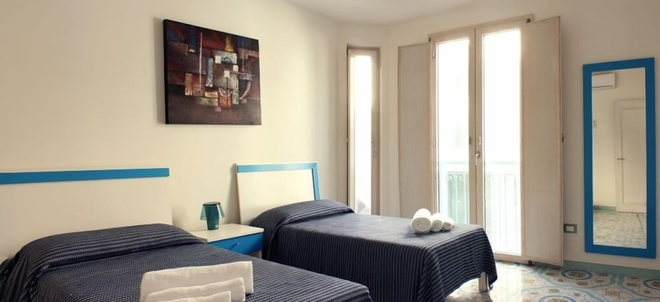 Double Room | Minibar, desk, free WiFi, bed sheets