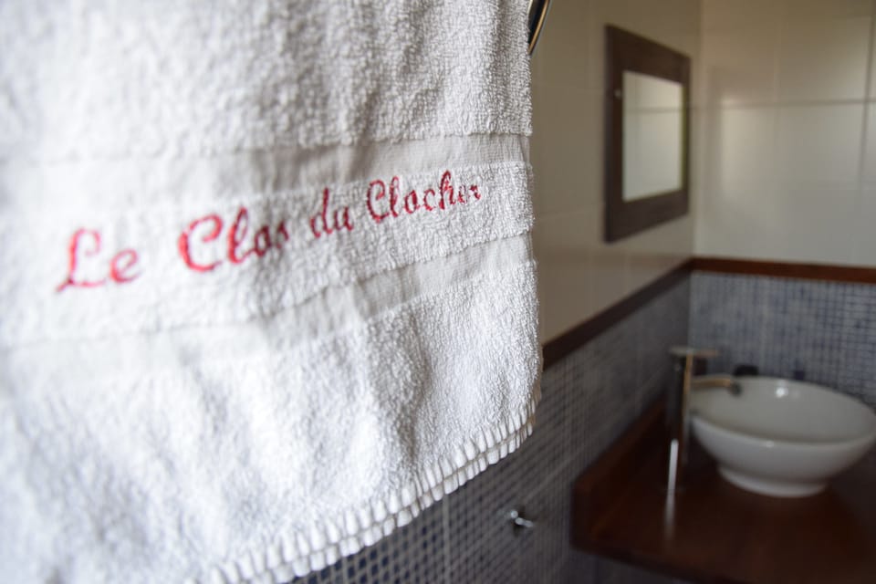 Family Room, Garden View (Bleuet) | Bathroom | Shower, free toiletries, hair dryer, towels