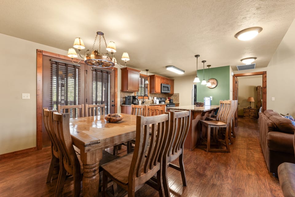 Cottage, 6 Bedrooms | Dining