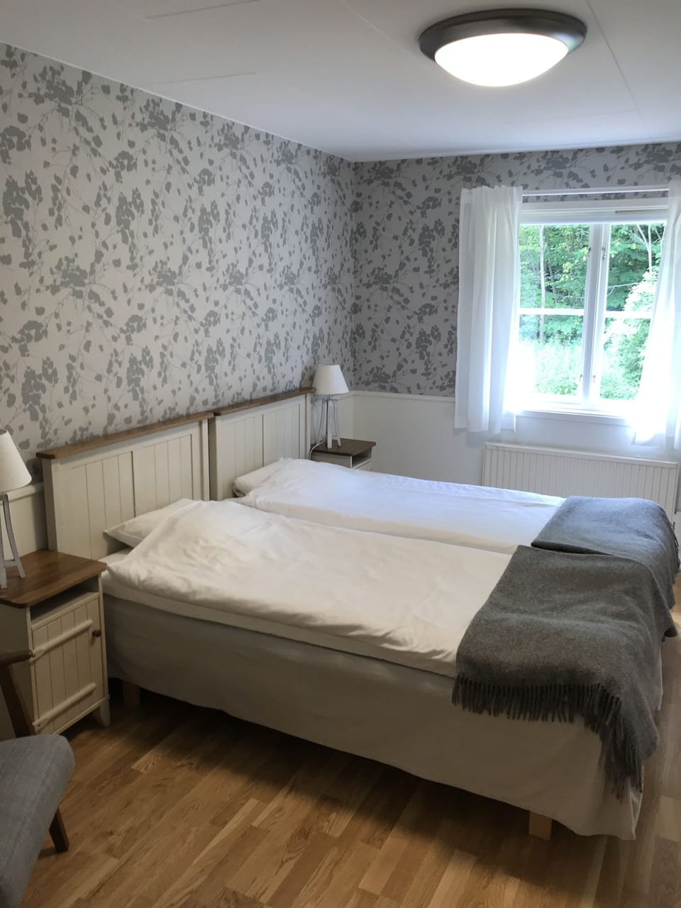 Room Parkhus, 150 m from castle | Desk, blackout drapes, iron/ironing board, free cribs/infant beds