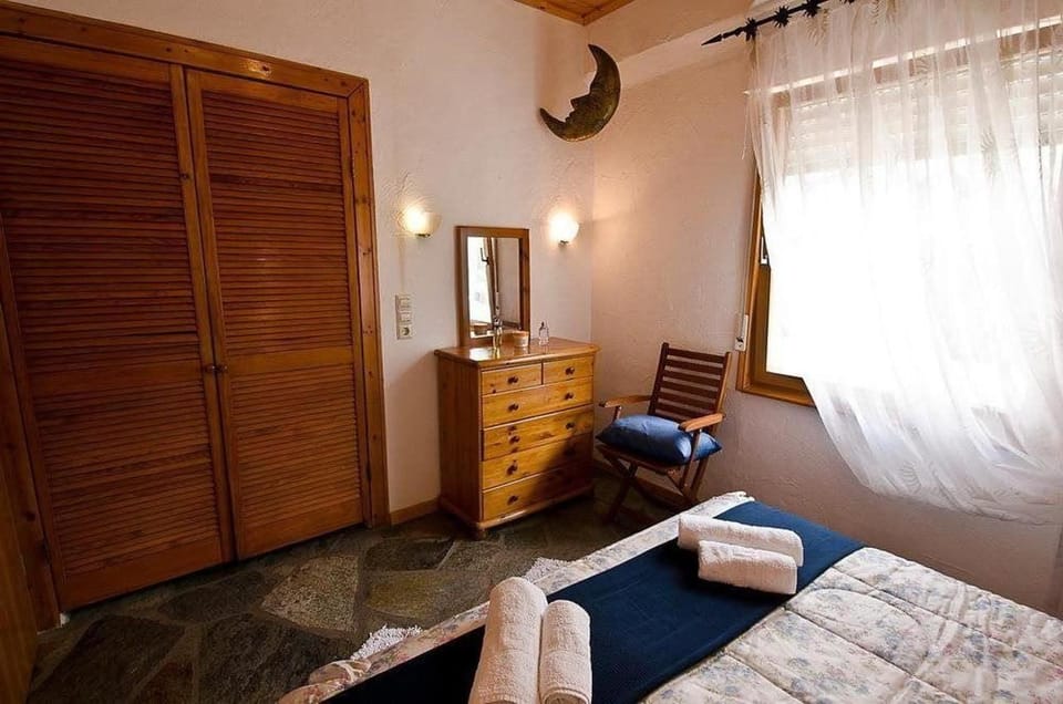 Laptop workspace, soundproofing, iron/ironing board, free WiFi