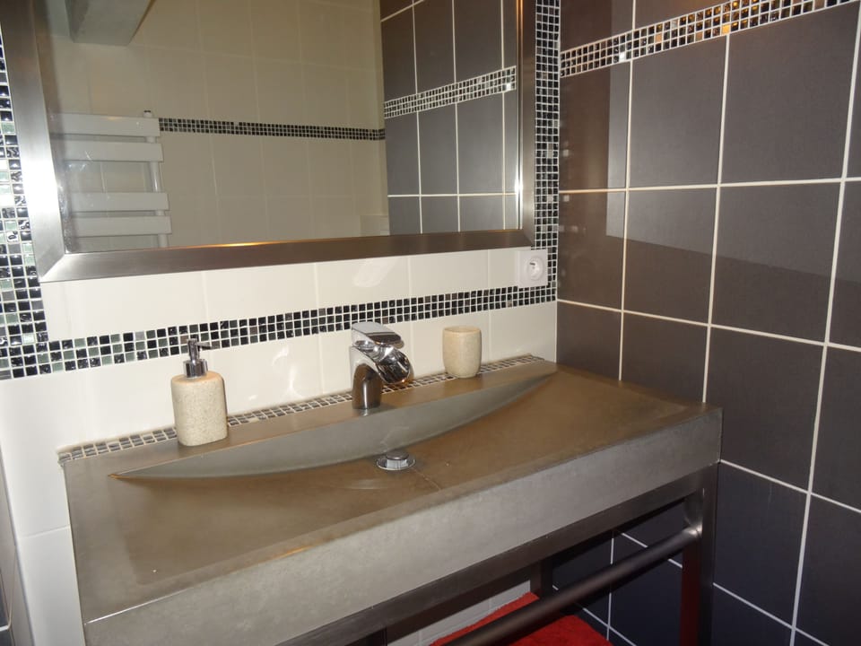 Triple Room (Sigirie) | Bathroom sink
