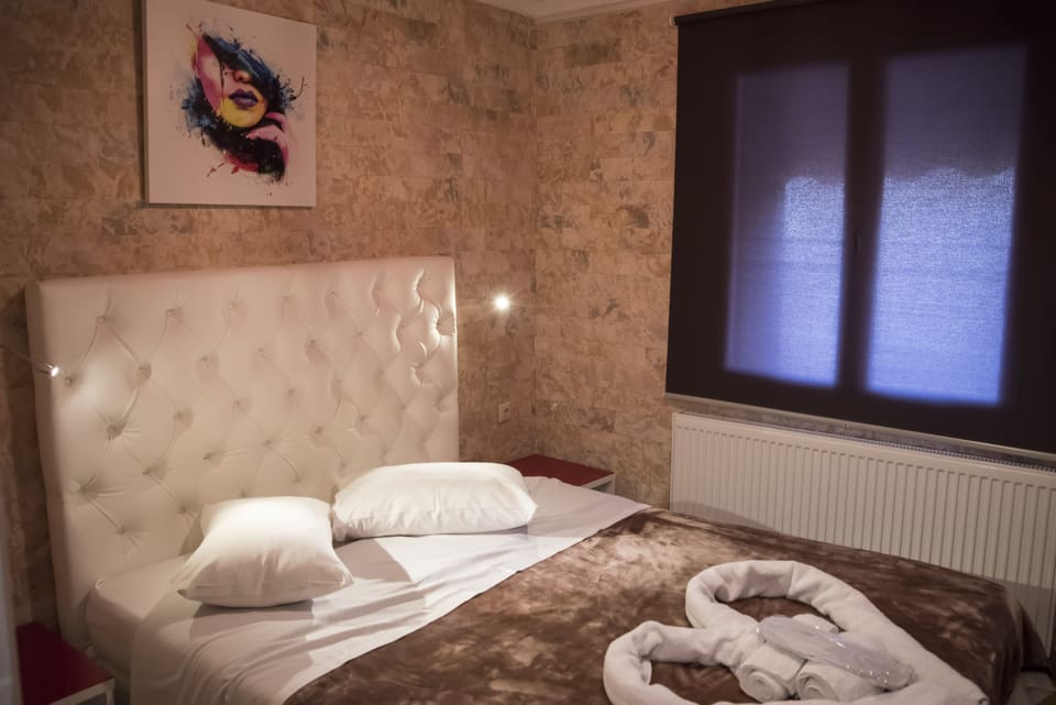 Deluxe Double Room, Terrace | Television