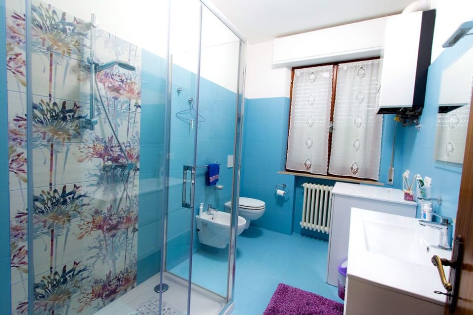 Family House, 3 Bedrooms, Terrace | Bathroom | Shower, hydromassage showerhead, free toiletries, hair dryer