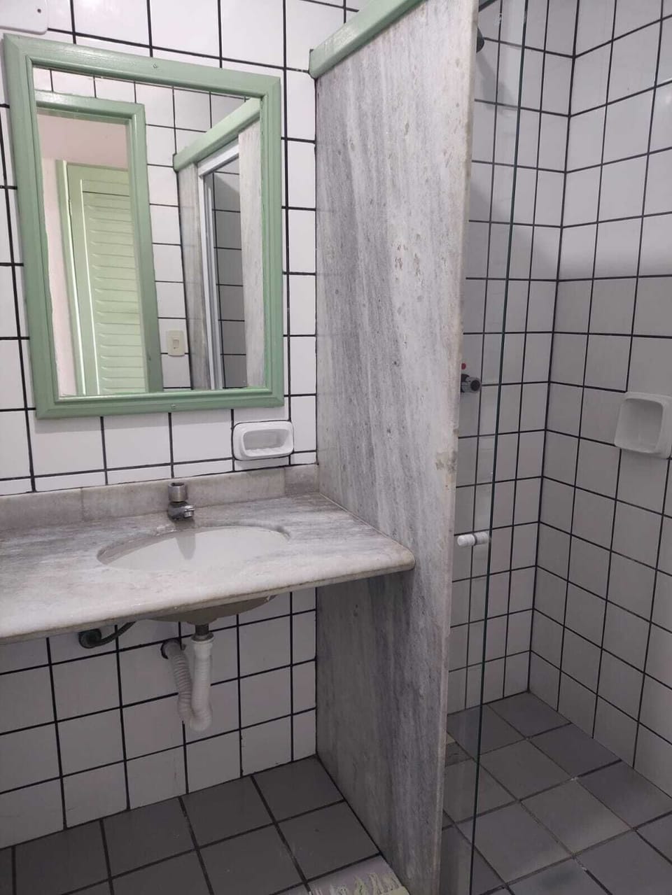 Shower, free toiletries, towels, soap