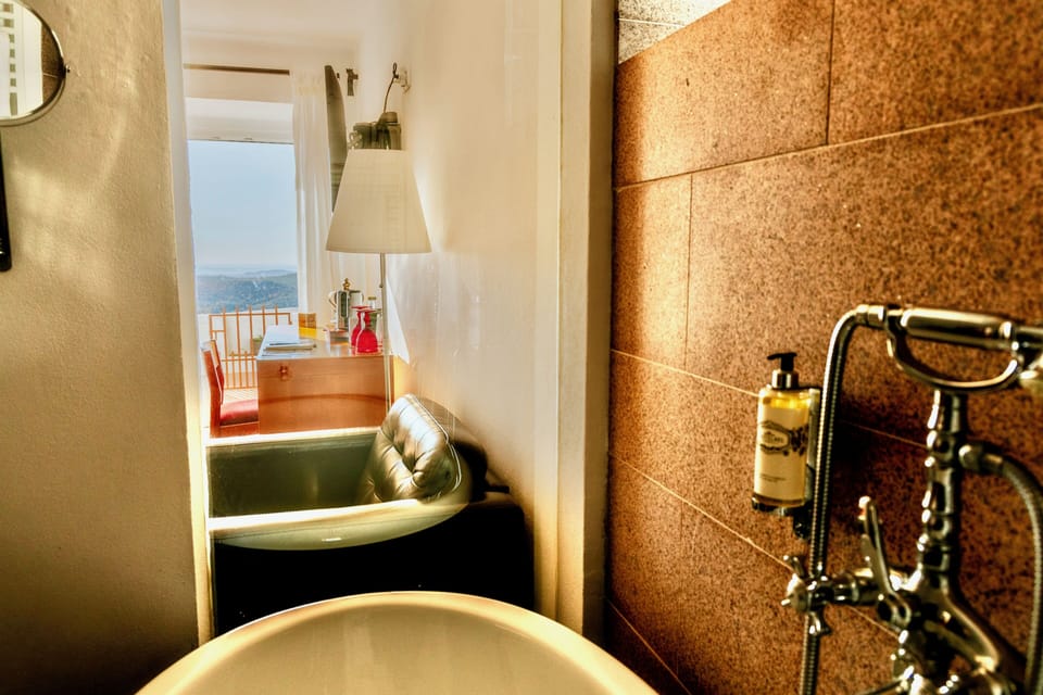 Superior Double Room, Terrace | 1 bedroom, premium bedding, minibar, in-room safe