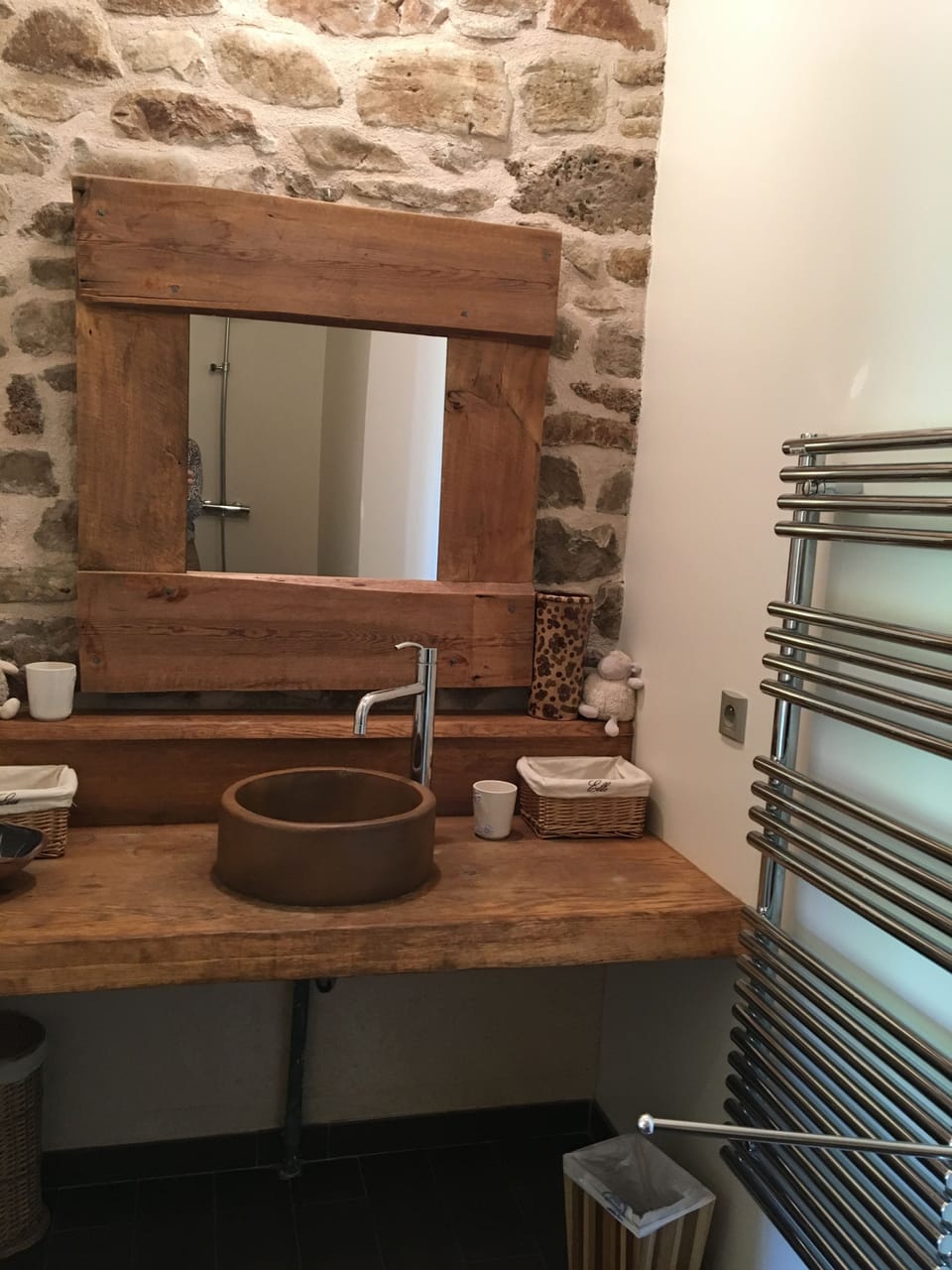 House | Bathroom amenities | Shower, hair dryer, towels