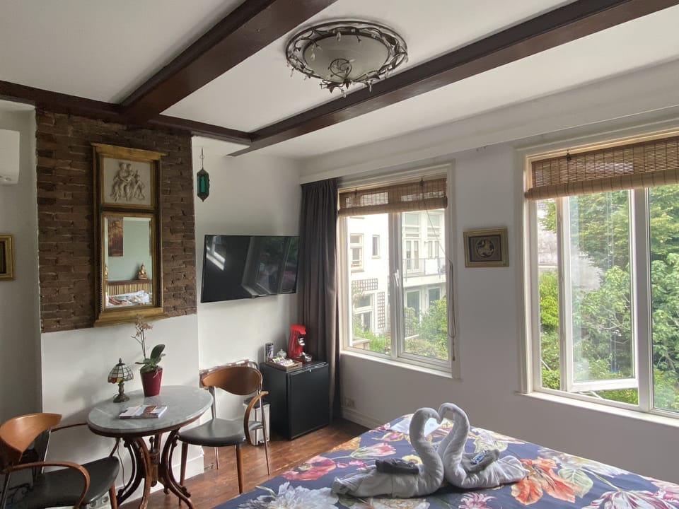 Barangay Boutique Guesthouse Bed and Breakfast in Amsterdam