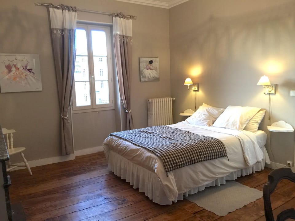 Family Suite (Caline) | Premium bedding, soundproofing, bed sheets
