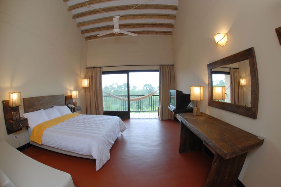 Standard Room | In-room safe, desk, blackout drapes, iron/ironing board