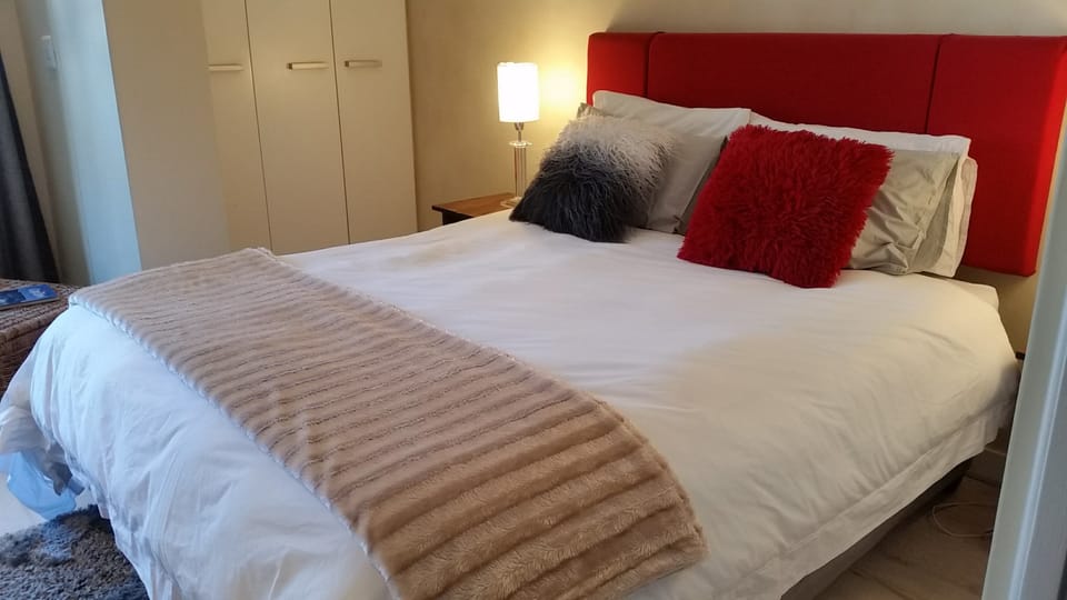Family Apartment, 2 Bedrooms, Balcony, Mountain View | Extra beds