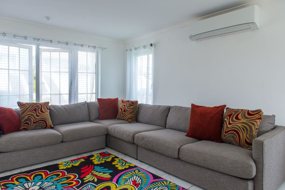 Room | Living area | Flat-screen TV, video-game console