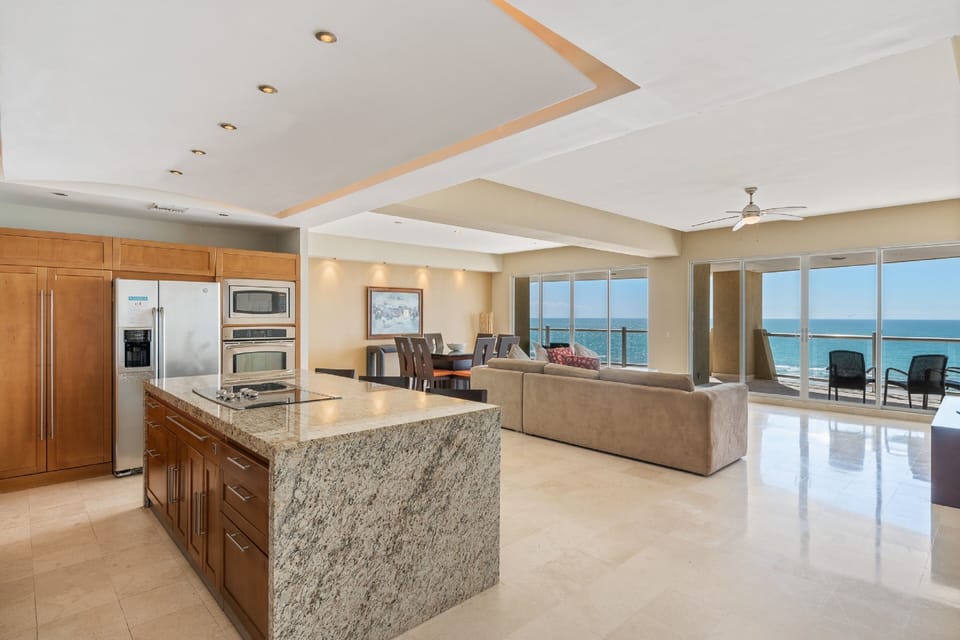 Condo | Living area | Flat-screen TV, DVD player