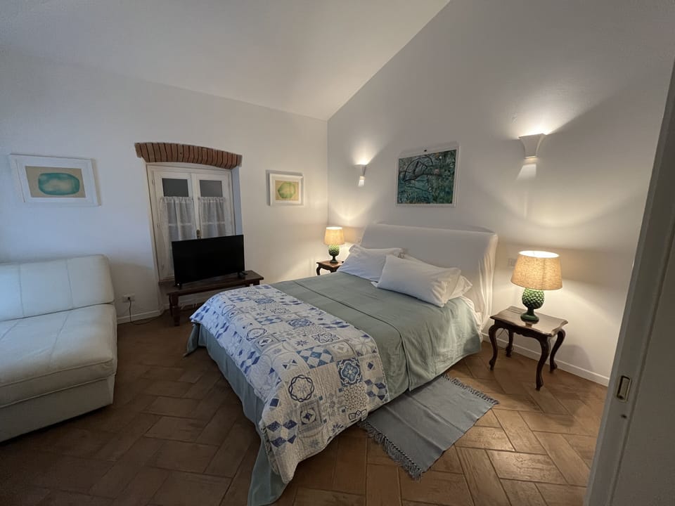 Double Room | Individually decorated, individually furnished, desk, free WiFi