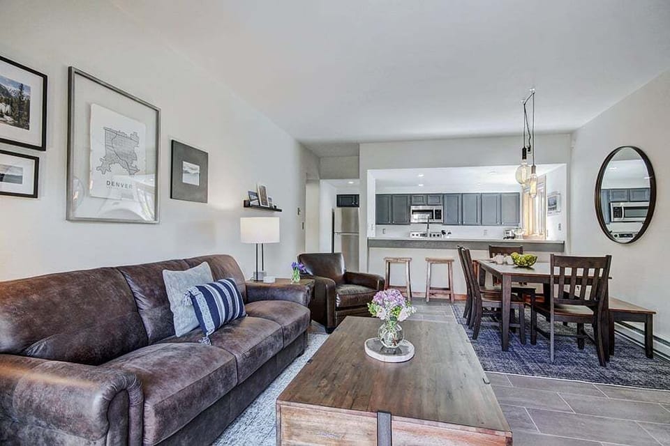 Living Area - Mountainwood 301 - Breckenridge Vacation Rental
