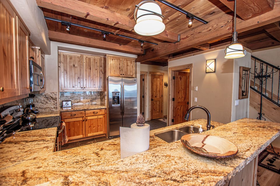 Star Harbor 16 - Kitchen Counterspace