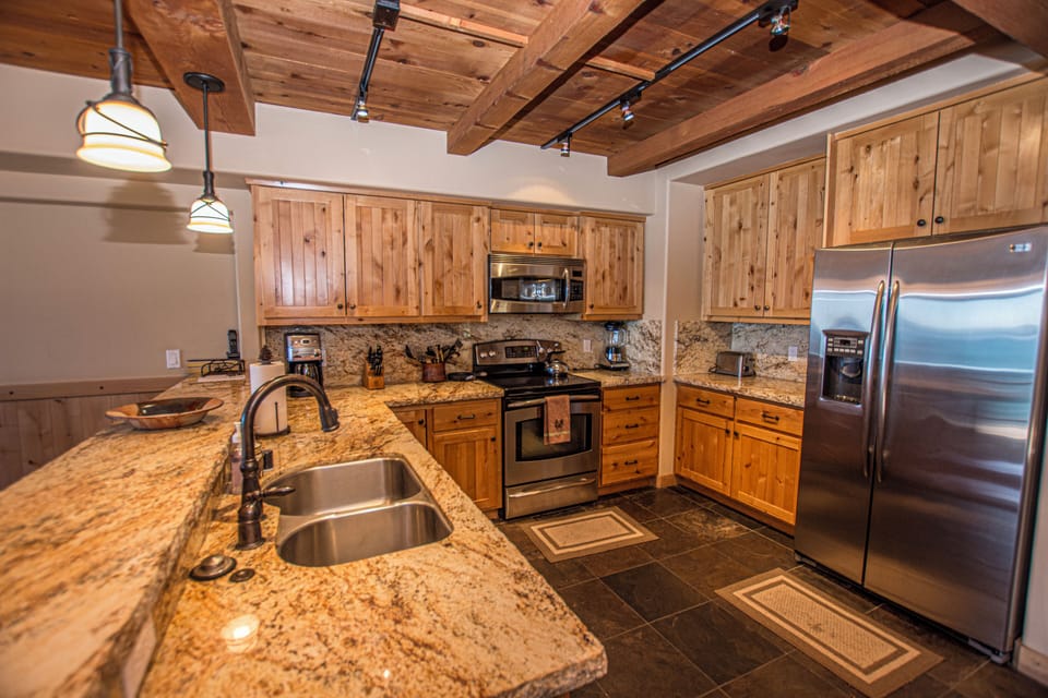 Star Harbor 16 - Kitchen