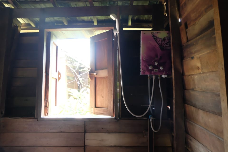 Standard Double Room | Bathroom shower