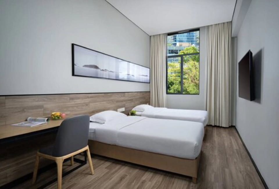 Blackout drapes, free WiFi, bed sheets