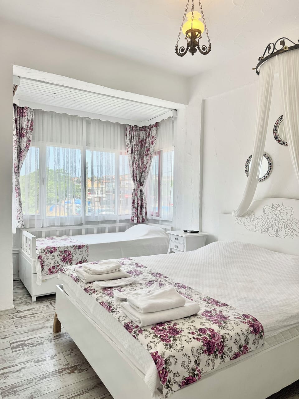 Family Room | WiFi (free), bed sheets