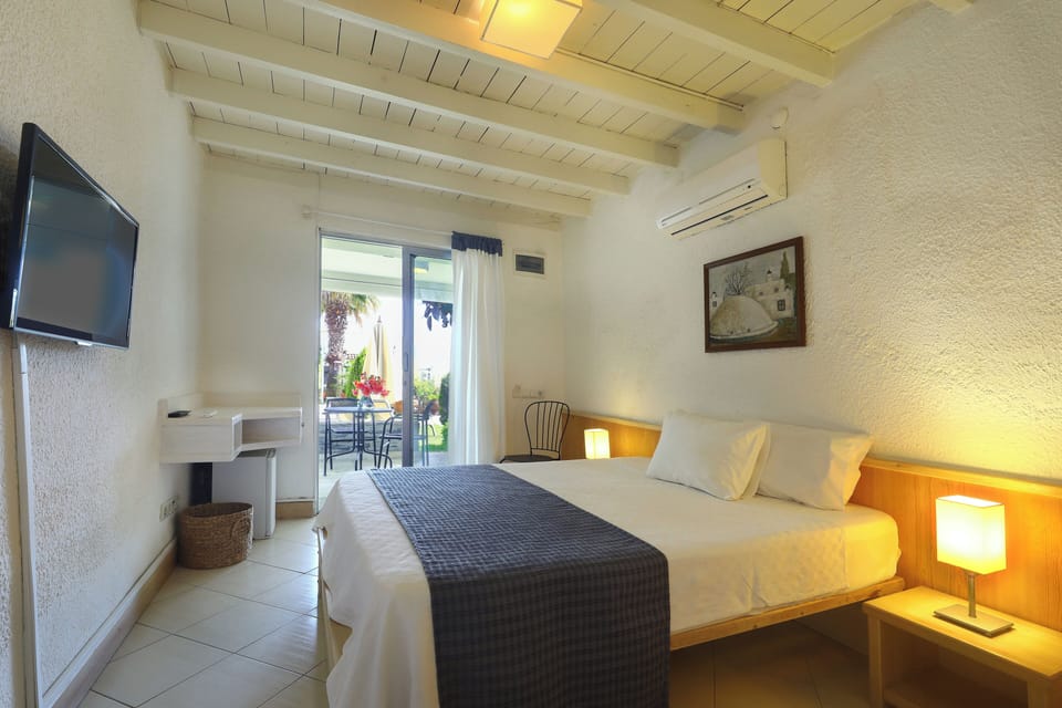 Standard Double or Twin Room | Premium bedding, minibar, in-room safe, free WiFi