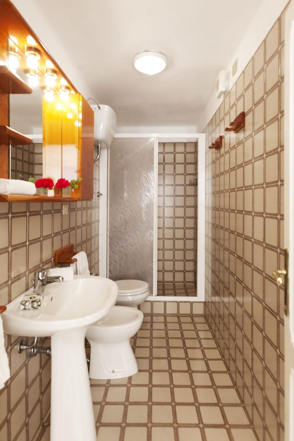 Apartment, 1 Bedroom | Bathroom | Shower, hair dryer, towels