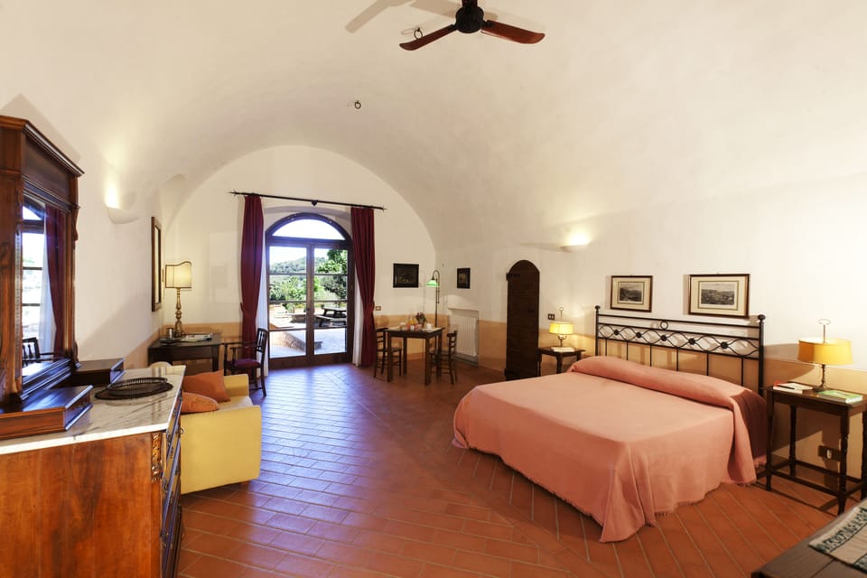 Comfort Double Room | Free WiFi, bed sheets