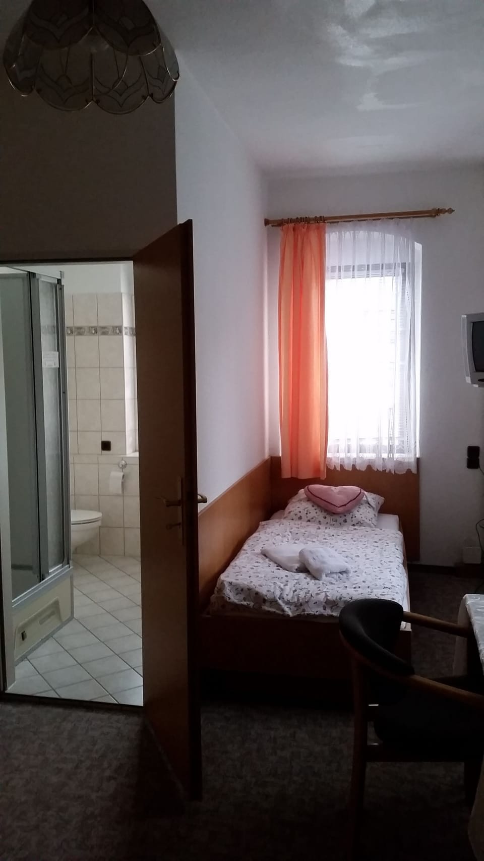 Desk, free WiFi, bed sheets, wheelchair access