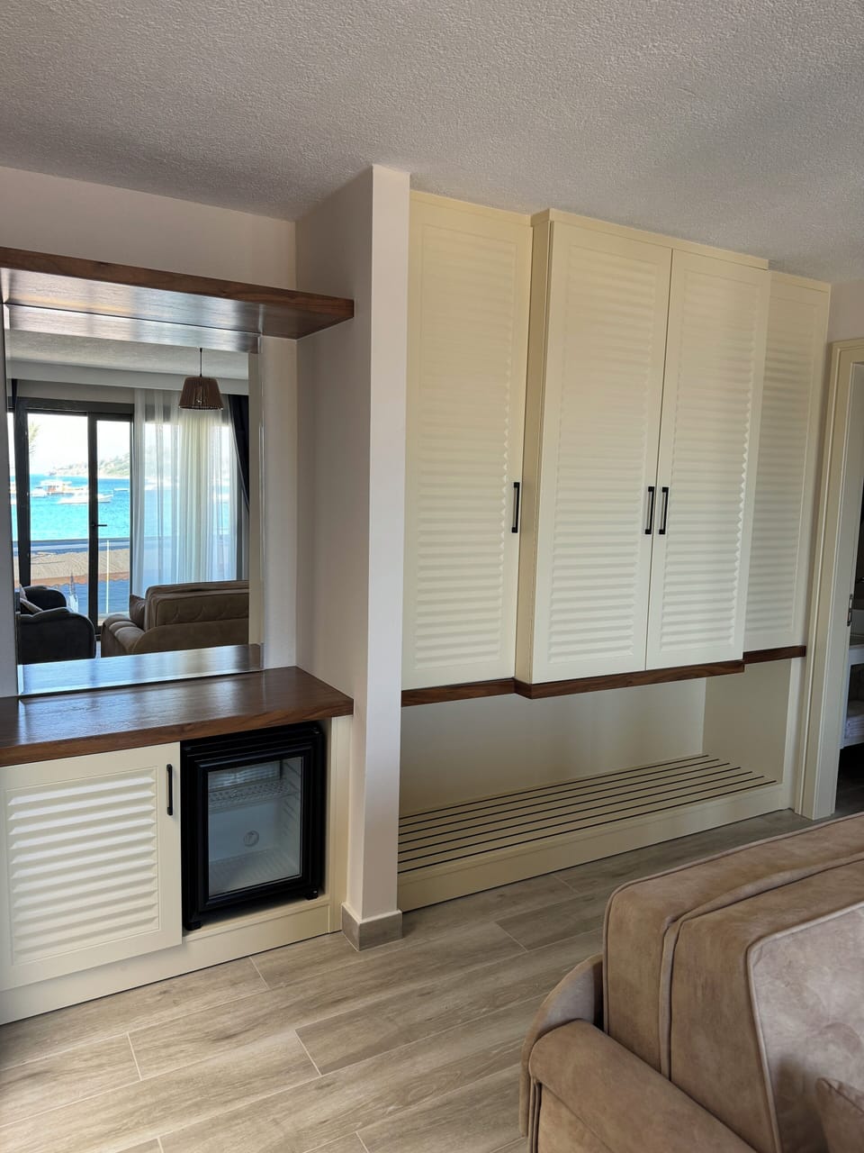 Comfort Suite, 1 Bedroom, Sea View | Living area | LCD TV