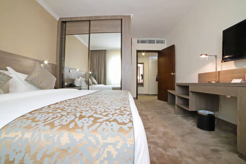 1 bedroom, premium bedding, minibar, in-room safe