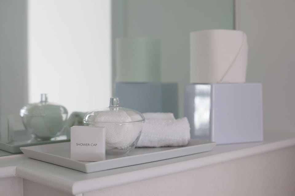 Deluxe Double or Twin Room (Super King Bed) | Egyptian cotton sheets, premium bedding, minibar, individually decorated