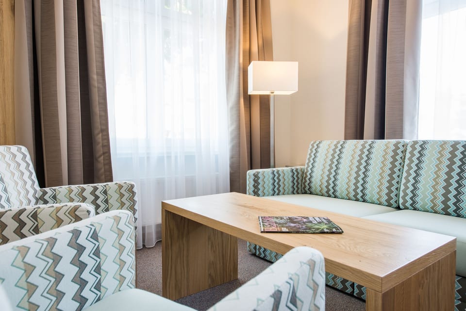 Double Room Large | Free cribs/infant beds, rollaway beds, free WiFi