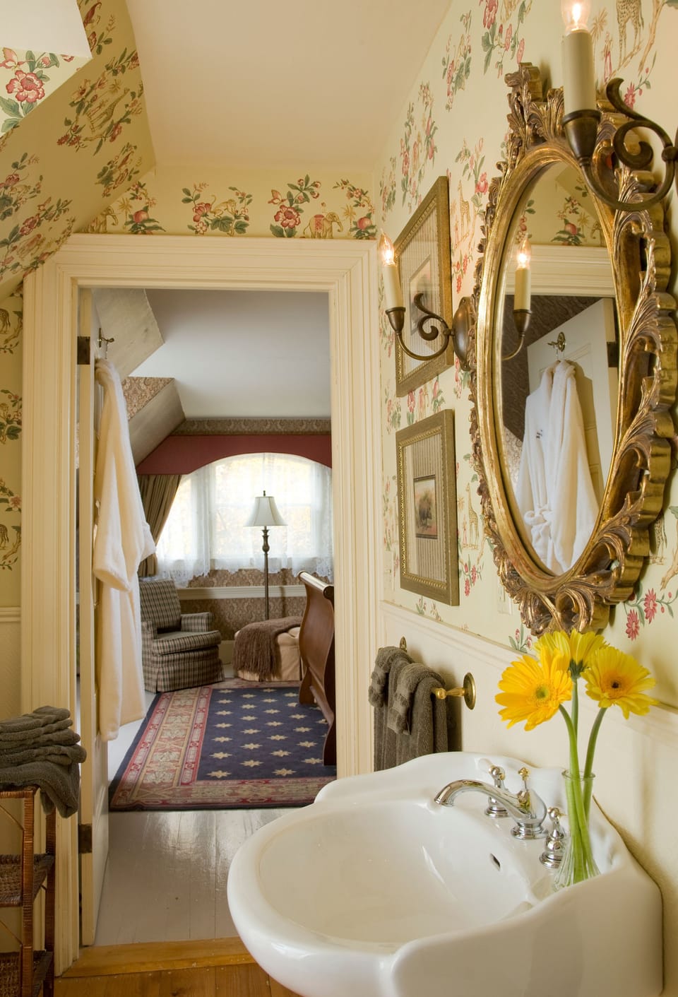 Deluxe Room, 1 Queen Bed, Private Bathroom (Room 6) | Bathroom sink