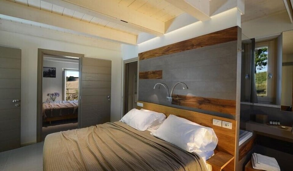 Superior Double Room | Premium bedding, minibar, desk, laptop workspace