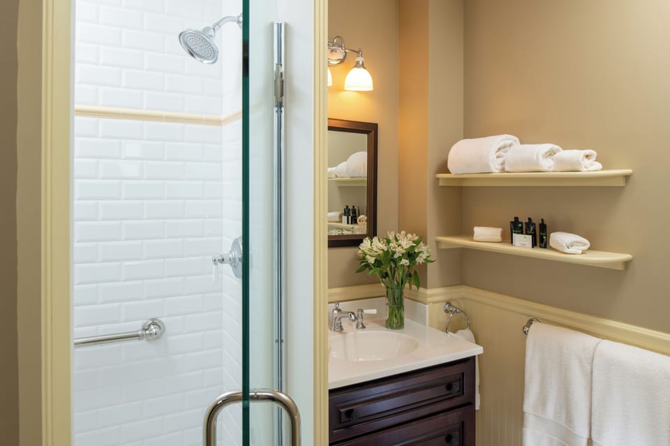 Room | Bathroom | Designer toiletries, hair dryer, bathrobes, towels