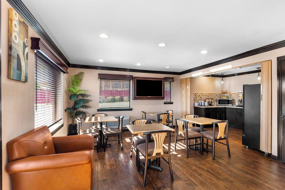 Free continental breakfast