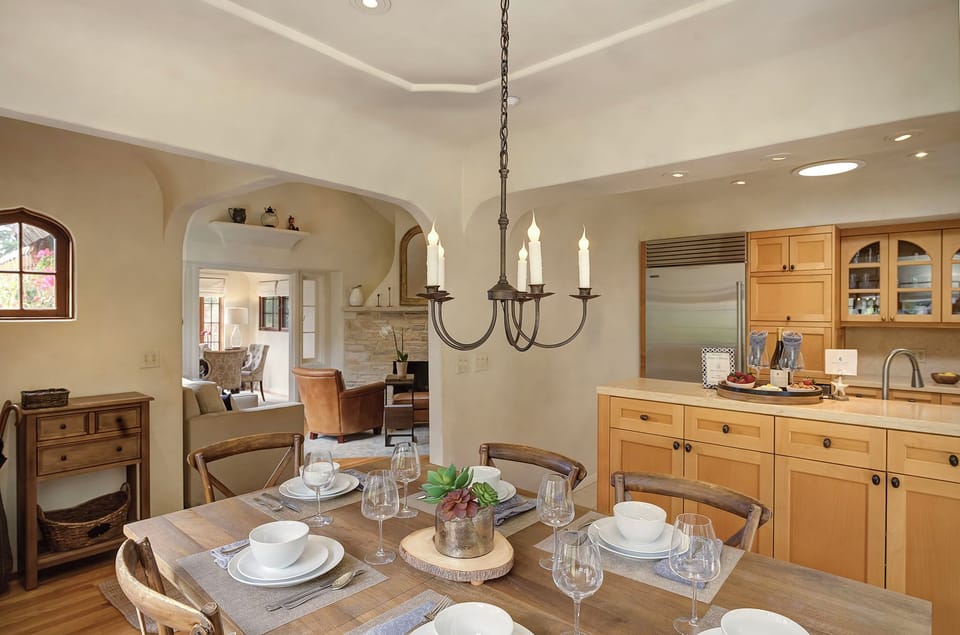 Dining Area and Fully Equipped Kitchen