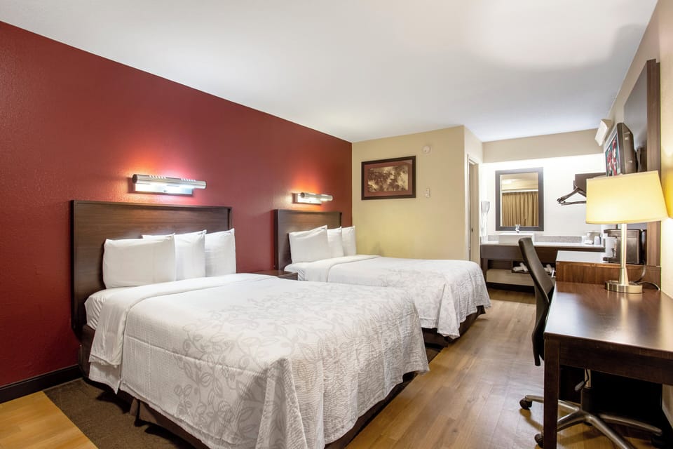 Standard Room, 2 Double Beds (Smoke Free) | In-room safe, blackout drapes, cribs (free), WiFi (free)