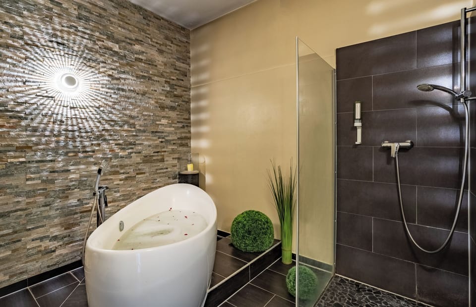 Couples treatment rooms, body treatments, body wraps, body scrubs