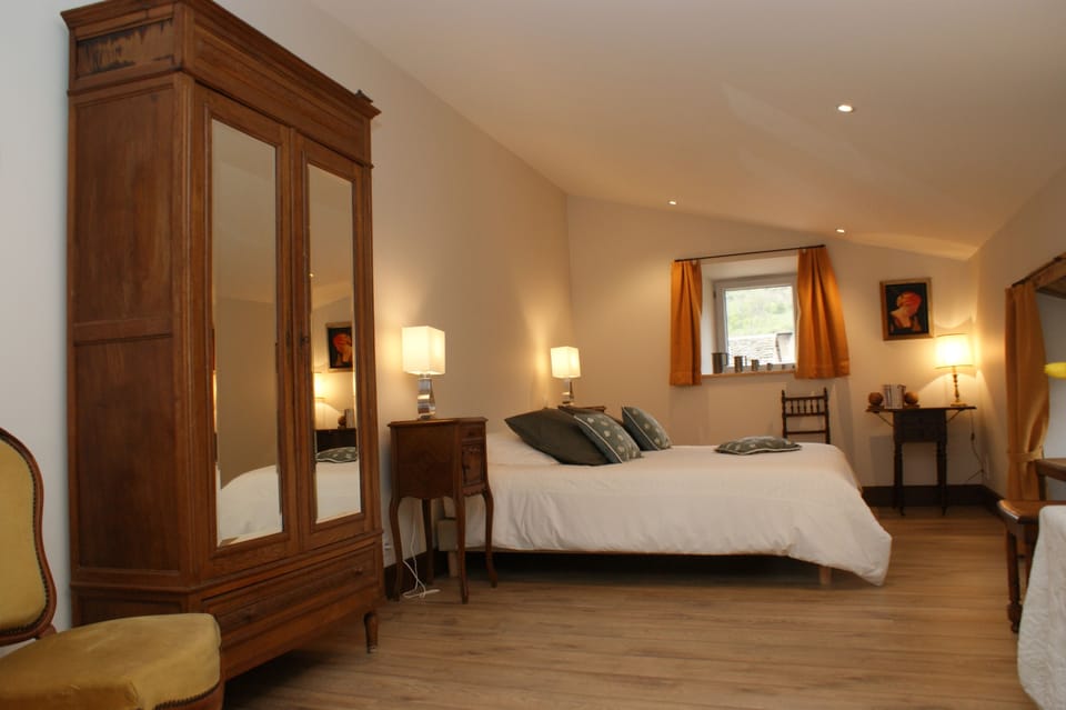 Deluxe Double or Twin Room, 1 Bedroom, Non Smoking (Le Causse Méjean) | Egyptian cotton sheets, premium bedding, Select Comfort beds