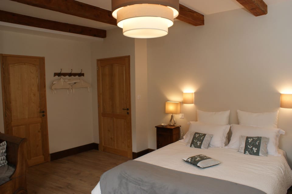 Standard Double Room (Le Tarn) | Egyptian cotton sheets, premium bedding, Select Comfort beds