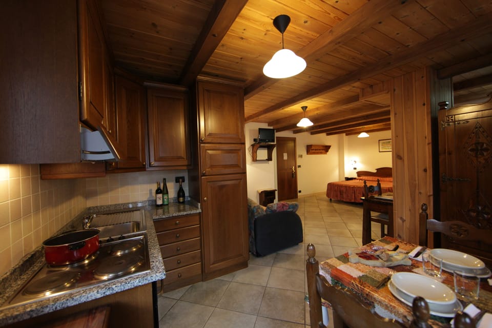 Studio, Kitchen | Private kitchen
