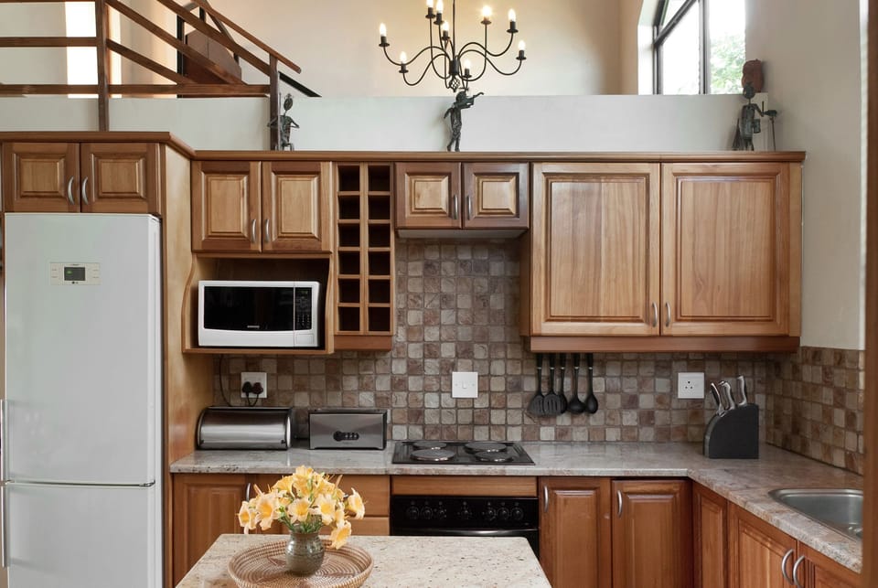 Self Catering Cottage (6 Sleeper) | Private kitchen | Fridge, microwave, oven, stovetop