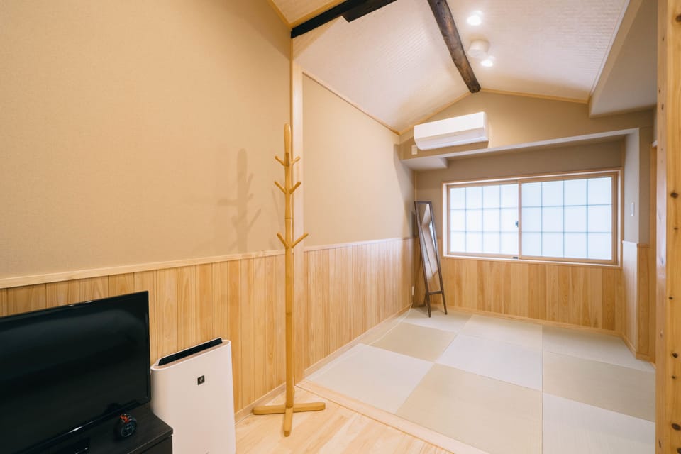 Private Vacation Home | 2 bedrooms, iron/ironing board, free WiFi, bed sheets
