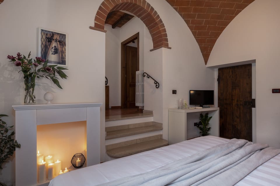 Romantic Double Room, 1 Queen Bed, Hot Tub, Ground Floor | In-room safe, individually decorated, individually furnished, desk