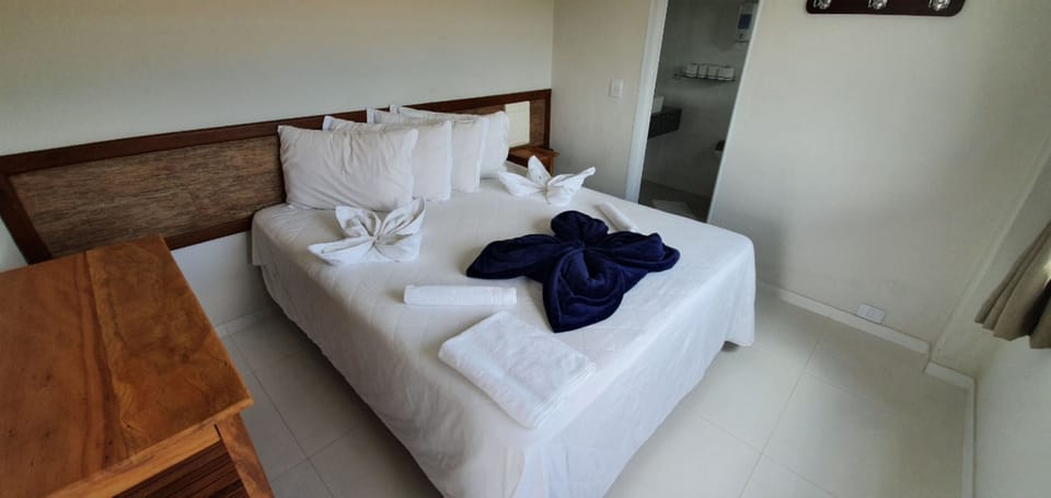 Hypo-allergenic bedding, free WiFi, bed sheets