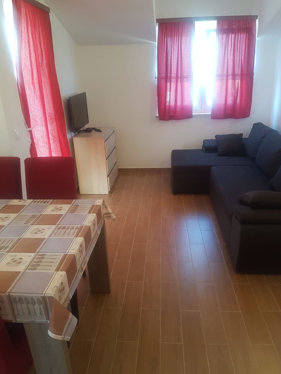 Comfort Apartment, 2 Bedrooms, Sea View | Living room | Flat-screen TV
