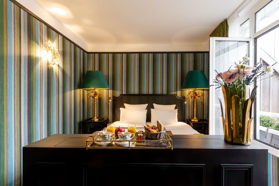 Chambre Premium- Maison Gabriel | Premium bedding, in-room safe, blackout drapes, soundproofing
